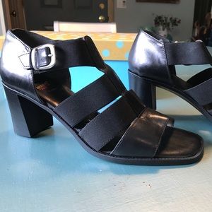 Aerosoles Size 10 Leather/ Stretch Fabric Sandals